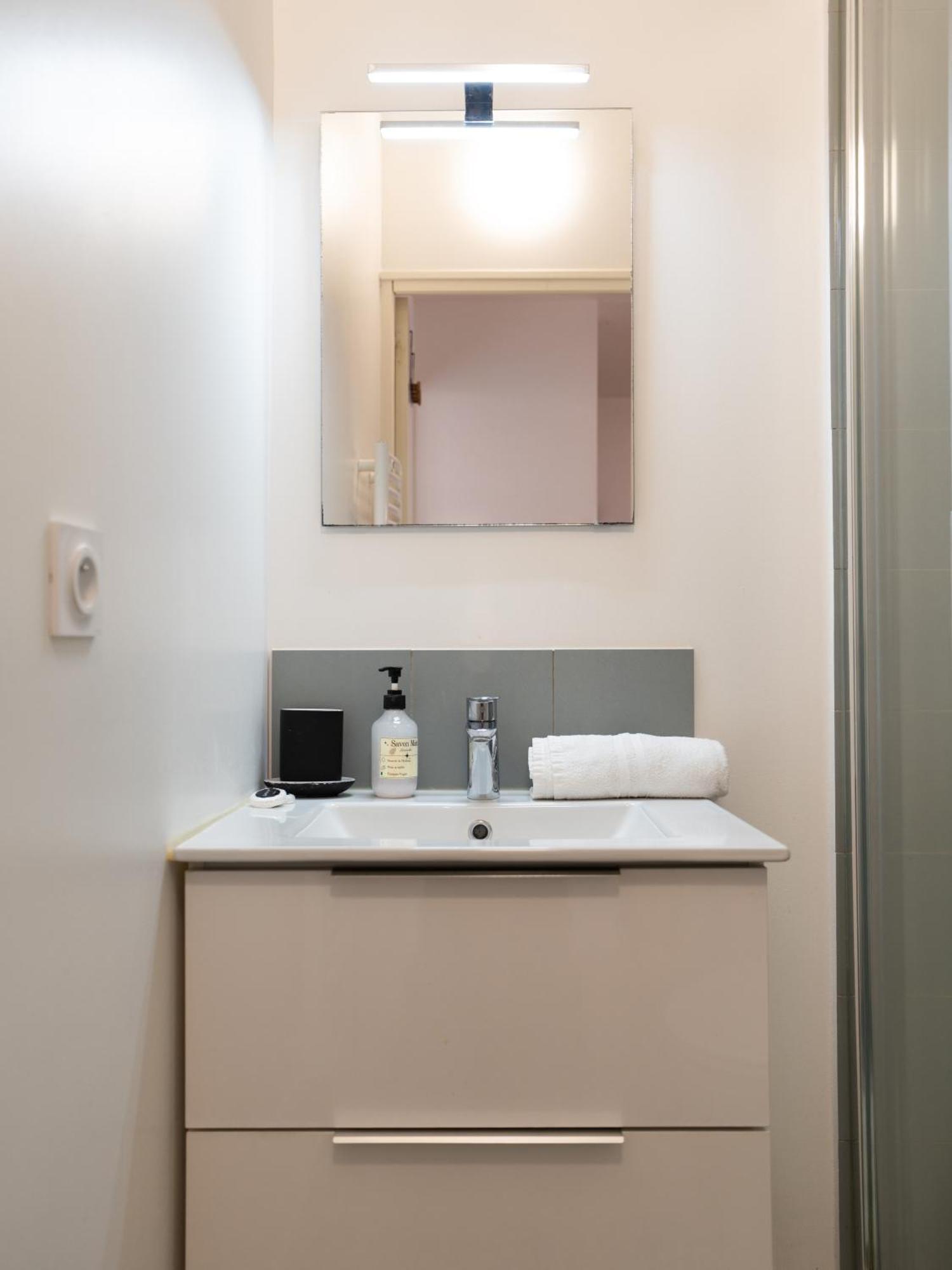 Le Refuge Urbain - Port A 2 Pas & Animaux Acceptes Apartment Toulon Ngoại thất bức ảnh