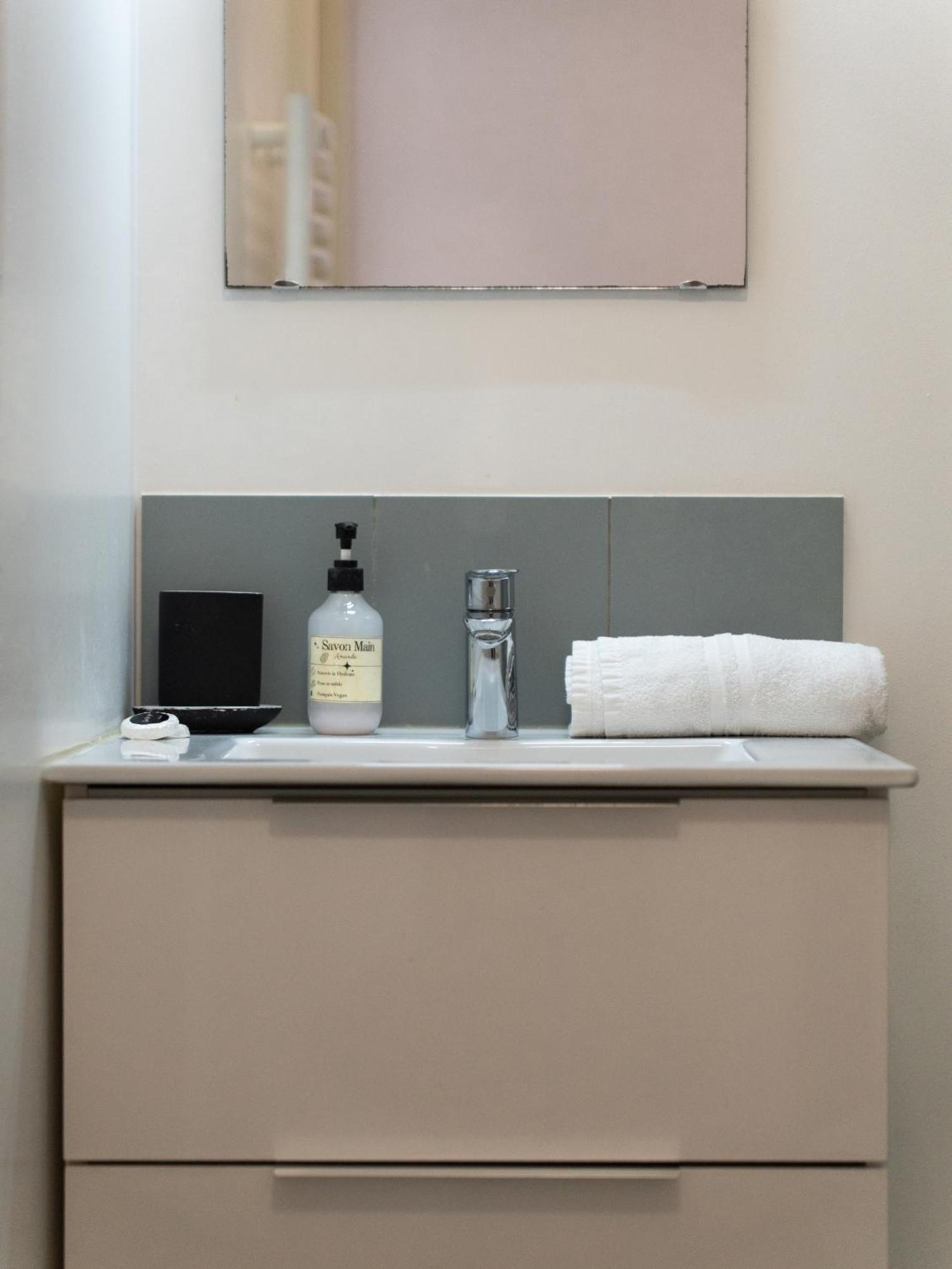 Le Refuge Urbain - Port A 2 Pas & Animaux Acceptes Apartment Toulon Ngoại thất bức ảnh